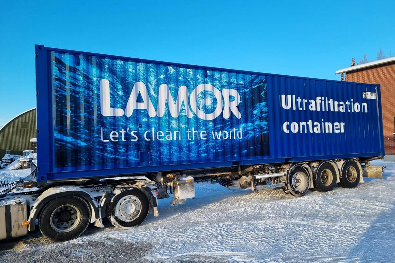 Ultrafiltration system container