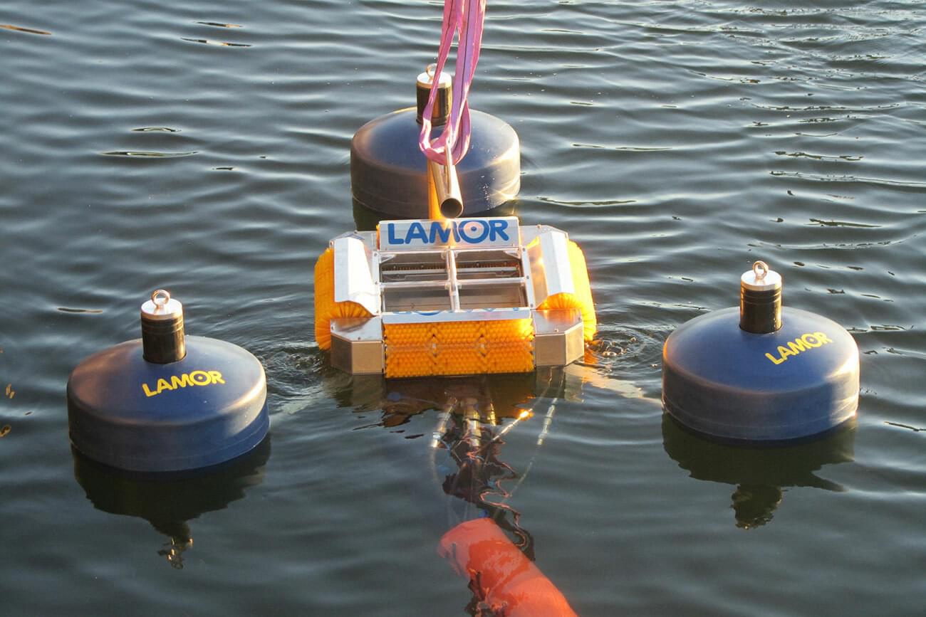 Weir skimmer in water